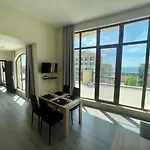 Nereya Palace *